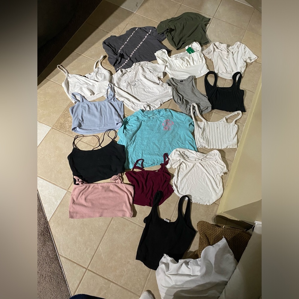 Women’s crop top bundle (read description)